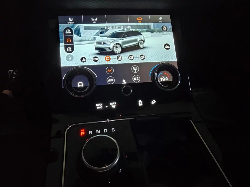 Land Rover RANGE ROVER VELAR