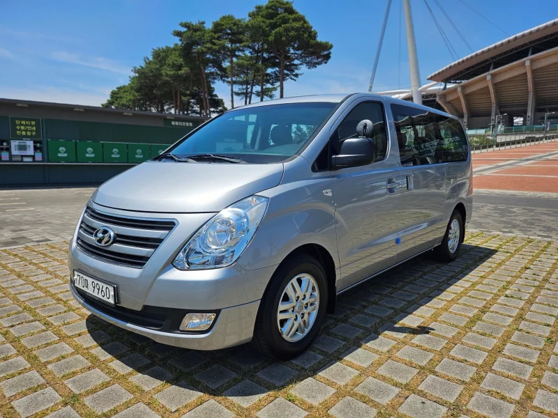Hyundai Starex