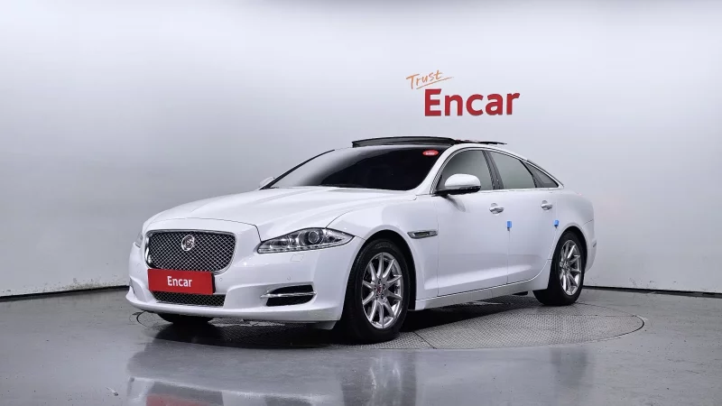 Jaguar XJ