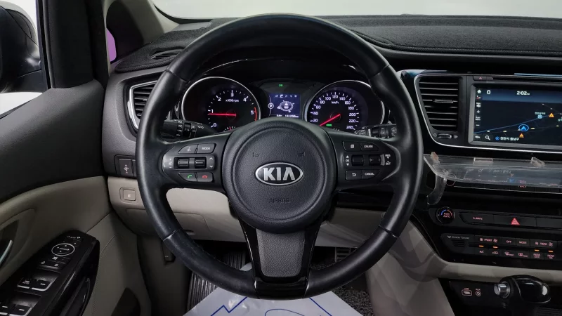 Kia Carnival
