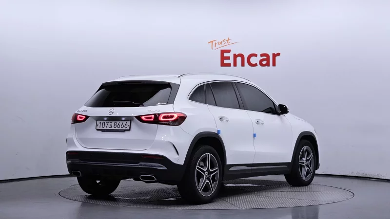 Mercedes-Benz GLA-Class