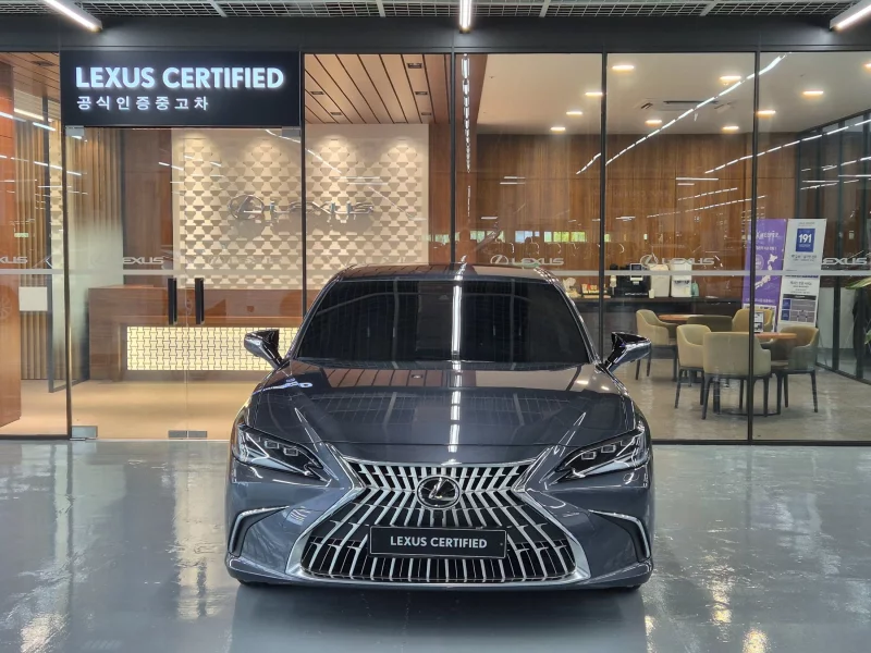 Lexus ES