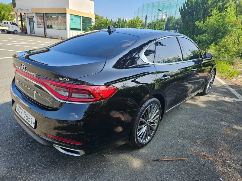 Hyundai Grandeur