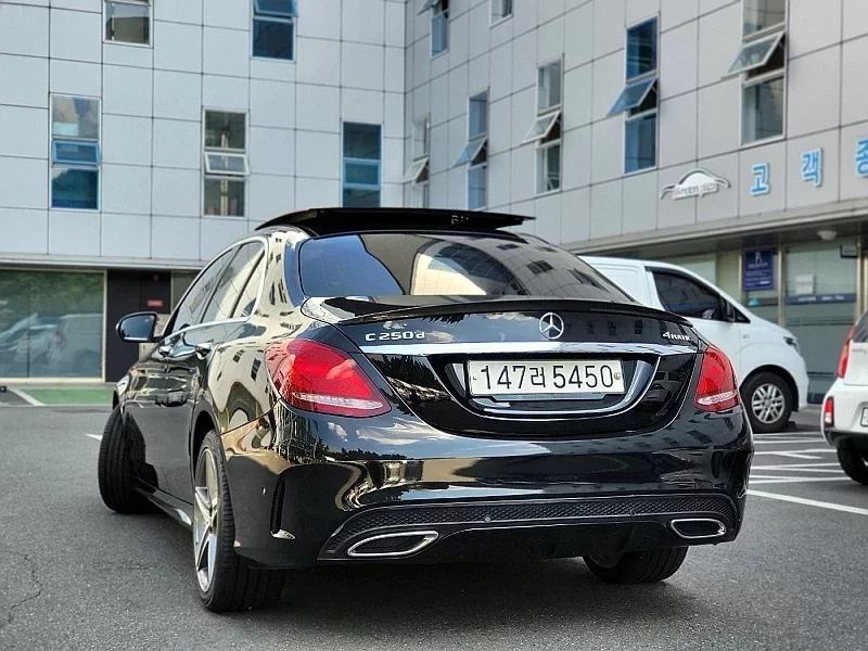 Mercedes-Benz C-Class