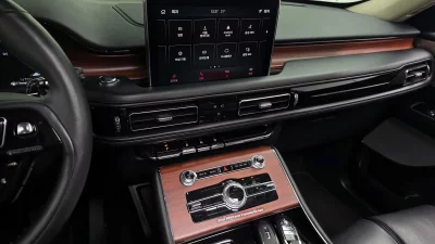 Lincoln AVIATOR