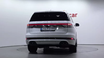 Lincoln AVIATOR