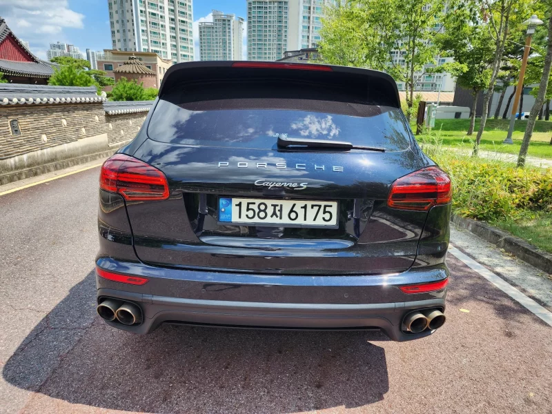 Porsche CAYENNE