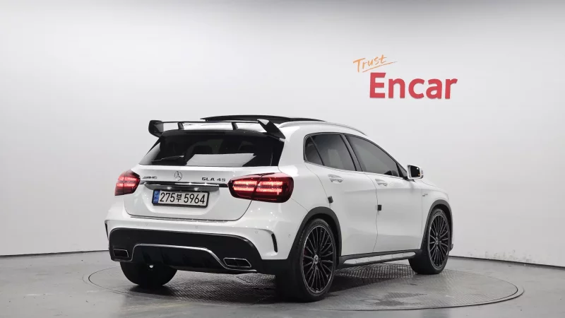 Mercedes-Benz GLA-Class