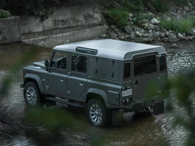 Land Rover DEFENDER