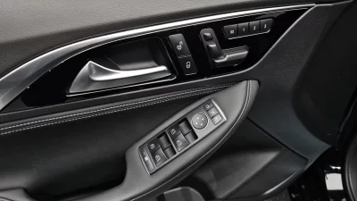 Infiniti Q30