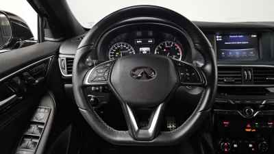 Infiniti Q30