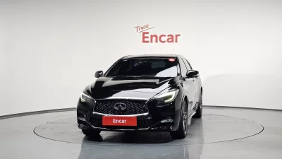 Infiniti Q30