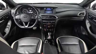 Infiniti Q30