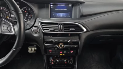 Infiniti Q30