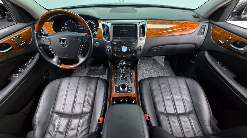 Hyundai Equus