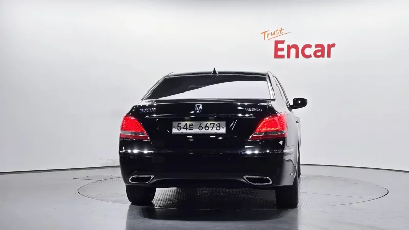 Hyundai Equus