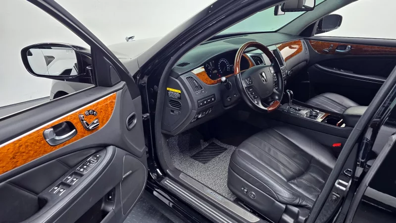 Hyundai Equus