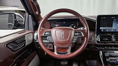 Lincoln NAVIGATOR