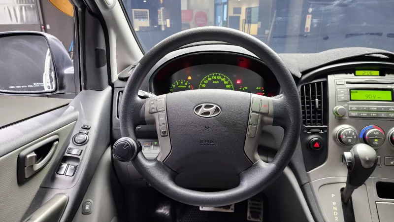 Hyundai Starex
