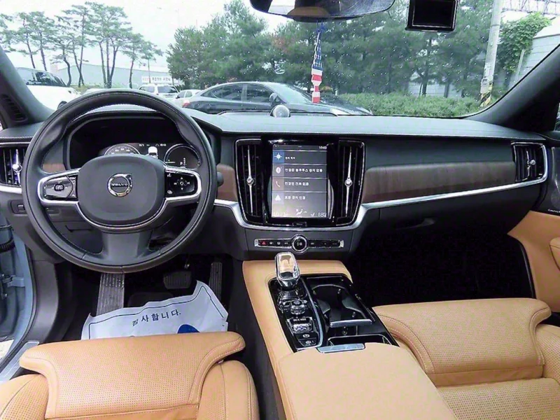Volvo S90
