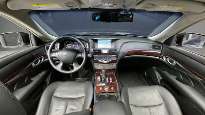Infiniti M
