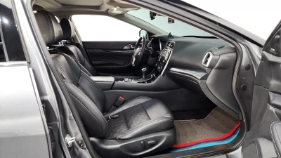 Nissan MAXIMA