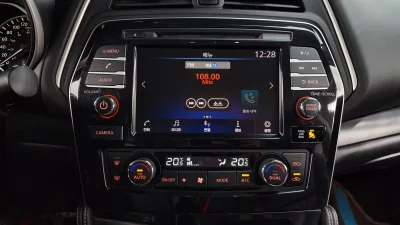Nissan MAXIMA