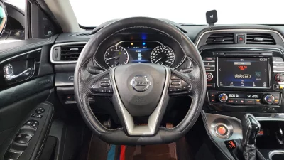 Nissan MAXIMA