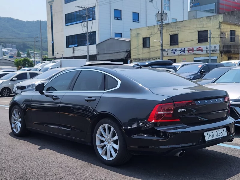 Volvo S90
