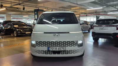 Hyundai Staria
