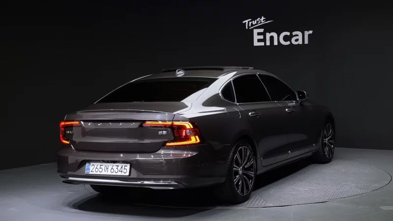 Volvo S90