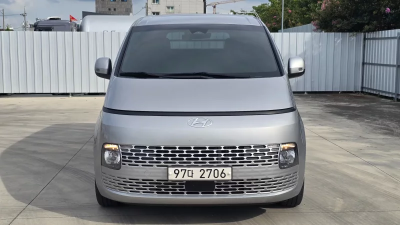 Hyundai Staria