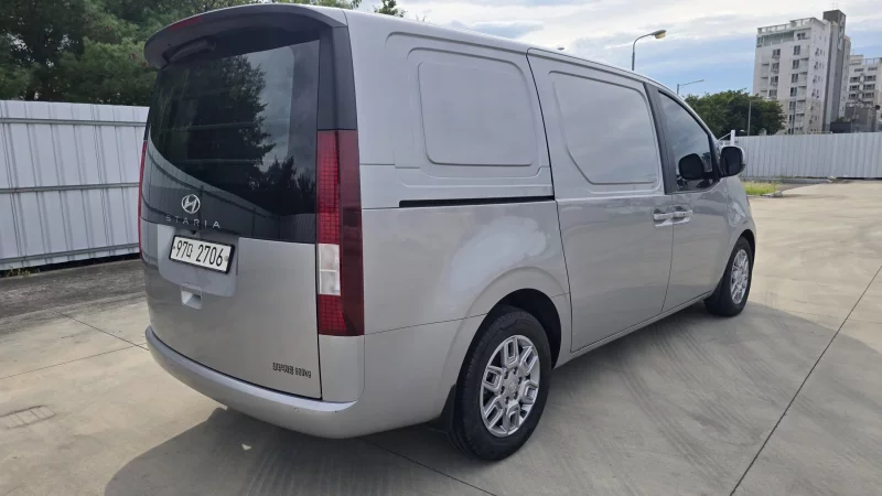 Hyundai Staria
