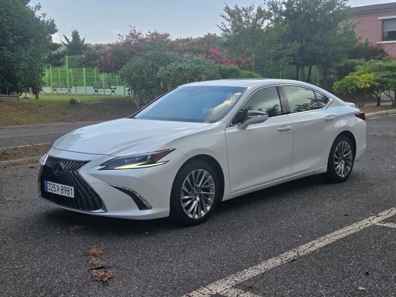 Lexus ES