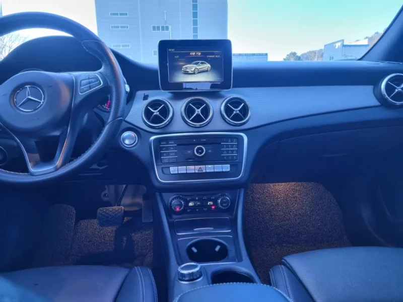 Mercedes-Benz CLA-Class
