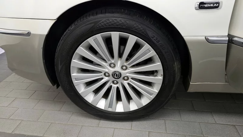 Kia OPIRUS
