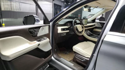 Lincoln AVIATOR