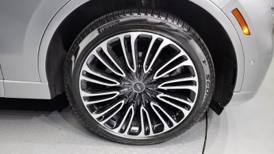 Lincoln AVIATOR