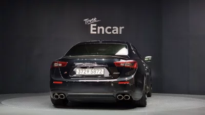 Maserati GHIBLI