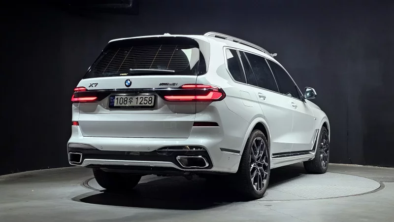 BMW X7
