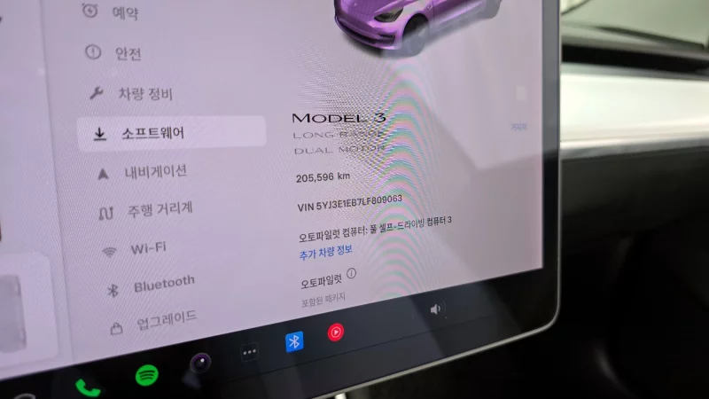 Tesla MODEL 3
