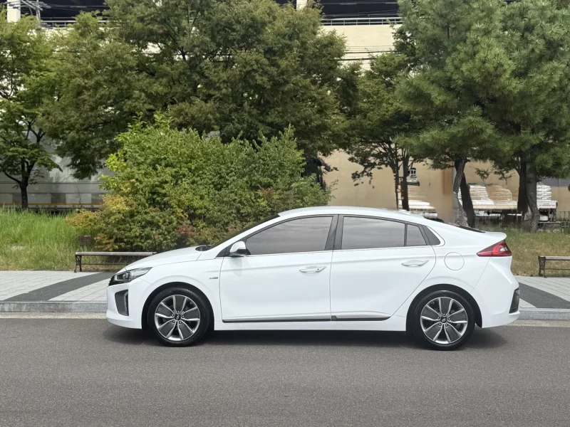 Hyundai Ioniq