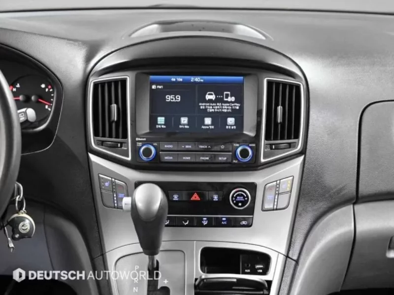 Hyundai Starex