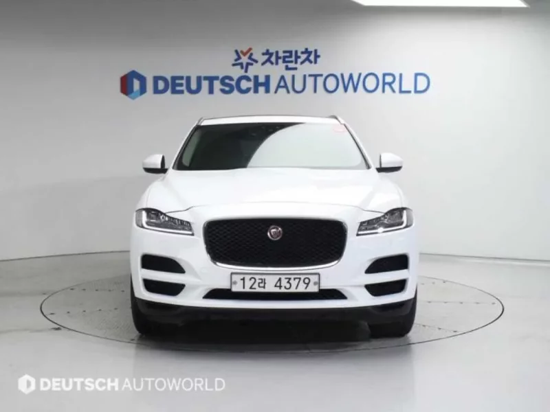 Jaguar F-PACE