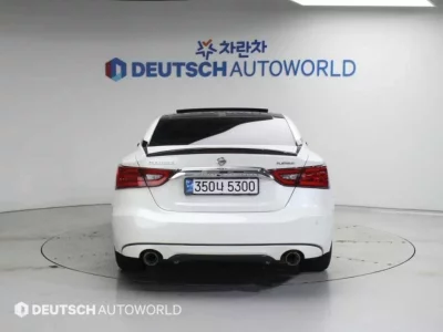 Nissan MAXIMA
