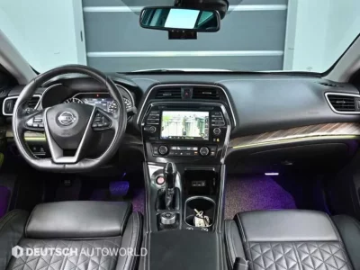Nissan MAXIMA