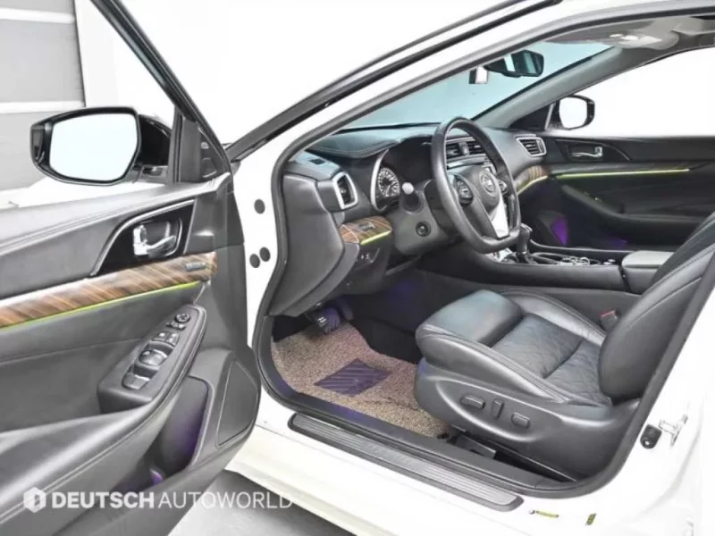Nissan MAXIMA