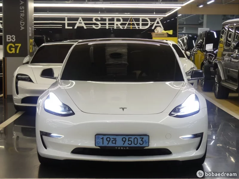 Tesla MODEL 3