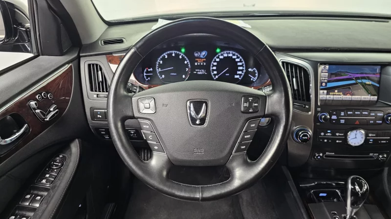 Hyundai Equus