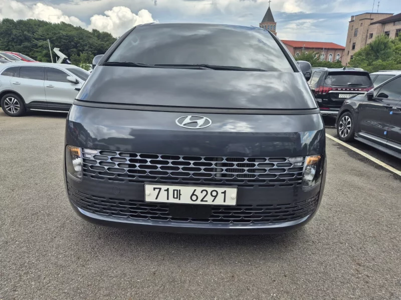 Hyundai Staria